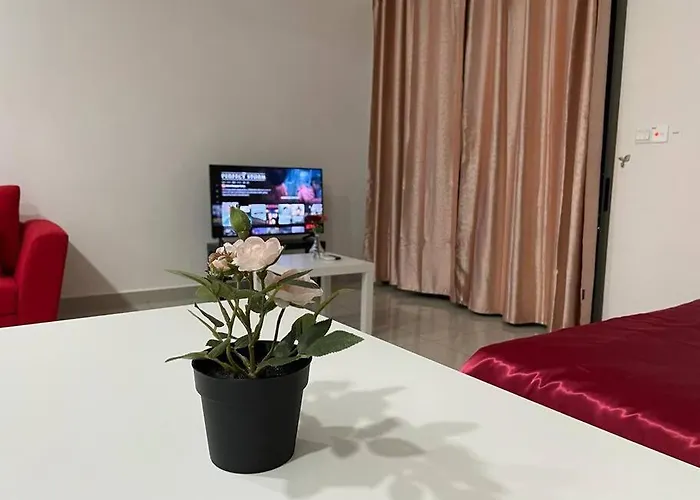 Cc33A2A Cyberjaya Self-Check-In-Netflix-Wifi-Parking-Pool-Balcony, 2019