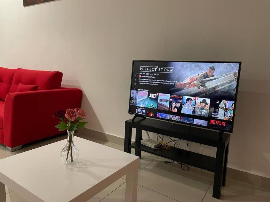 Apartment Cc33a2a Self-check-in-netflix-wifi-parking-pool-balcony, 2019 *