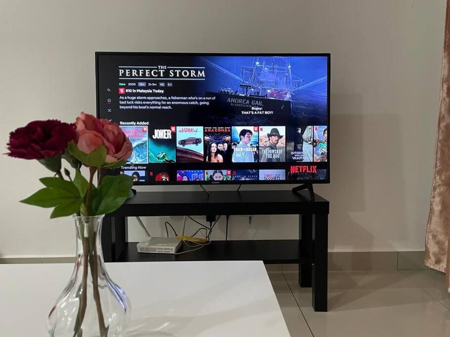 Cc33a2a Self-check-in-netflix-wifi-parking-pool-balcony, 2019 Apartment *